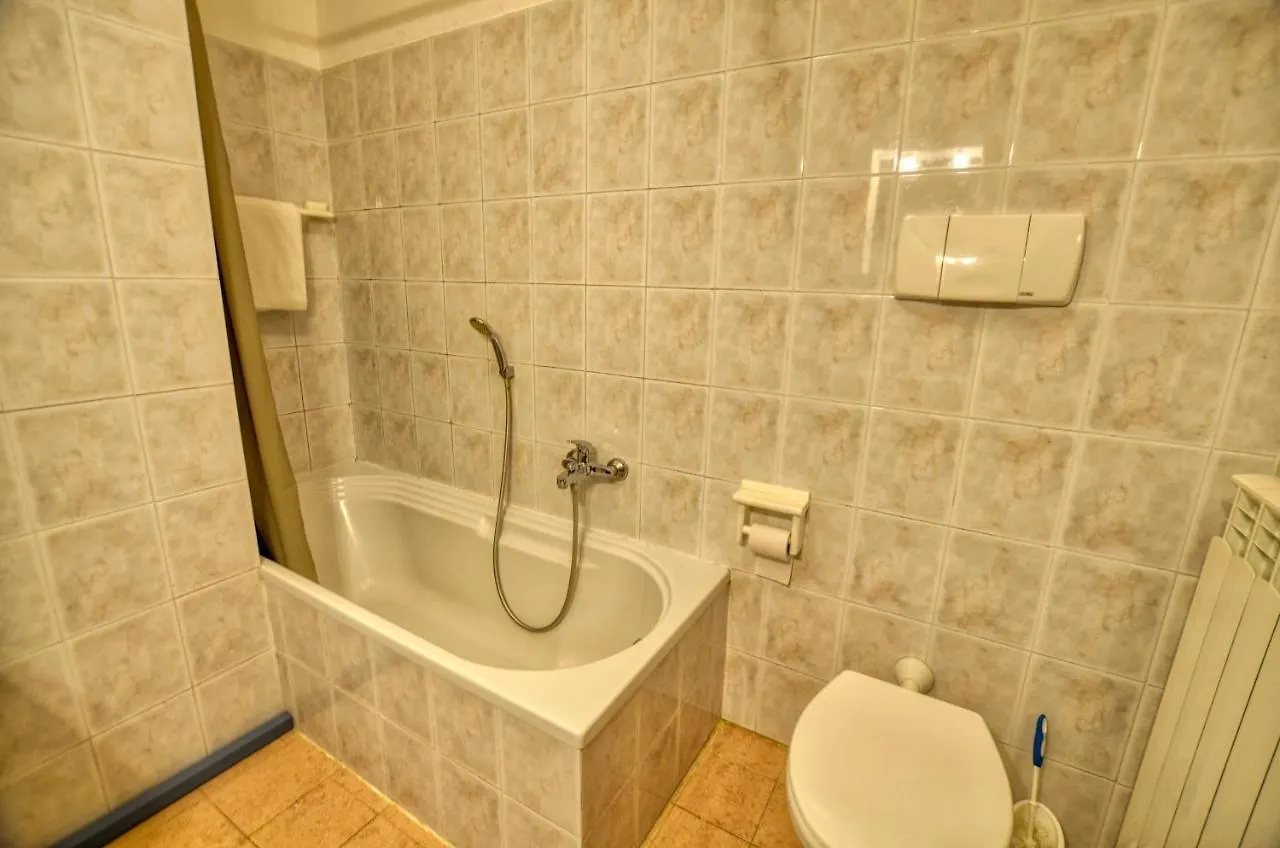 Apartment Ferienwohnung Cipresso 20 - 21 am Wasser Acquaseria Italien